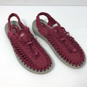 Keen Uneek Classic Purple Contour Arch Anatomical Footbed Two Bungee Cord Sandal